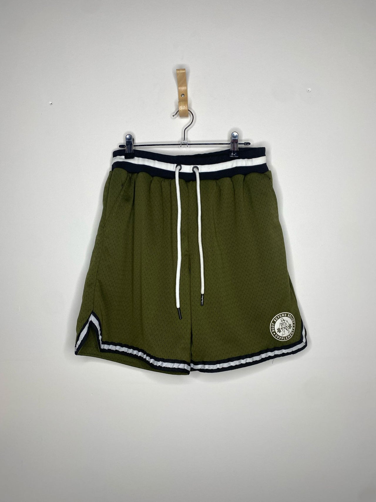2024 BODY BEYOND Bottom Logo Shorts