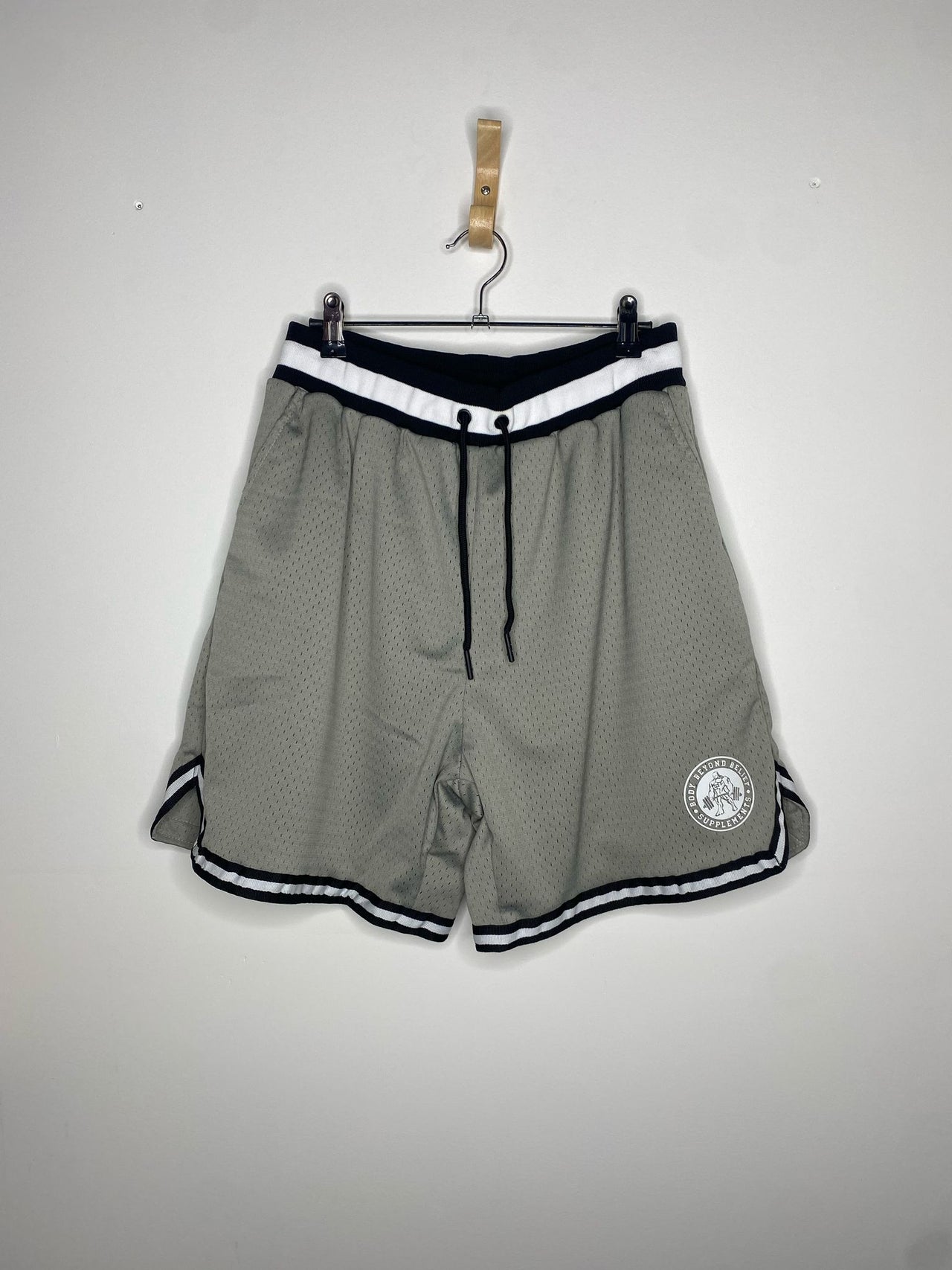 2024 BODY BEYOND Bottom Logo Shorts