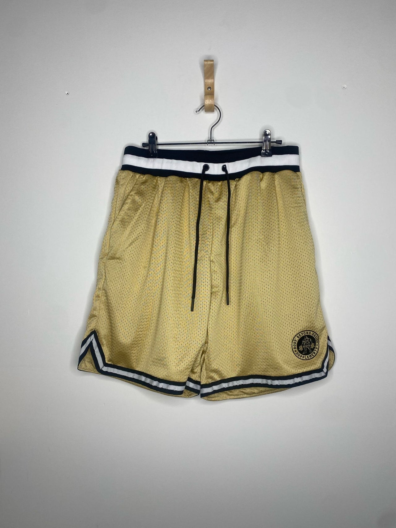 2024 BODY BEYOND Bottom Logo Shorts